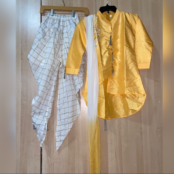 Indian Suit for Children, Yellow/ Gold w/ tassels - Picture 1 of 8